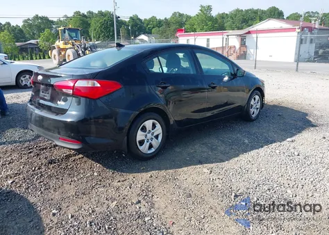 2017 Kia Forte Lx z USA, uszkodzony, nr VIN 3KPFL4A71HE085597